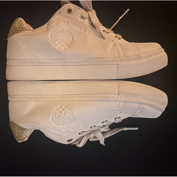 Girls size 4 Vince Camuto sneakers - Picture 1 of 5